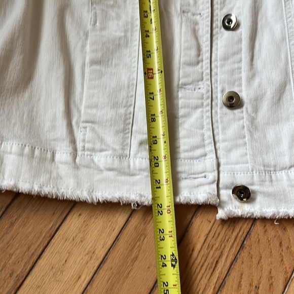 Belle by Kim gravel 🤍 Jean jacket - Picture 2 of 6